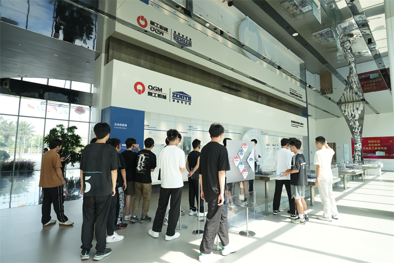 லிமிங் தொழிற்கல்வி பல்கலைக்கழகம், வேலை மேம்பாட்டுத் திட்டத்திற்காக ஃபுஜியன் குவாங்காங் மெஷினரி கோ., லிமிடெட் நிறுவனத்திற்குச் சென்றது.