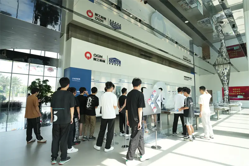 லிமிங் தொழிற்கல்வி பல்கலைக்கழகம், வேலை மேம்பாட்டுத் திட்டத்திற்காக ஃபுஜியன் குவாங்காங் மெஷினரி கோ., லிமிடெட் நிறுவனத்திற்குச் சென்றது.