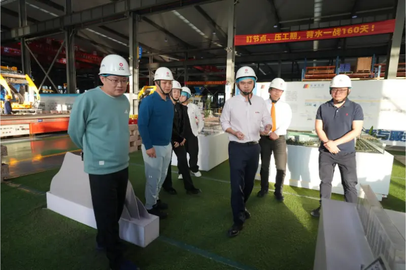 Nan'an திரும்பிய வெளிநாட்டு மாணவர் சங்கம் Quangong Machinery Co., Ltd-க்கு சென்று ஆய்வு நடத்தியது.